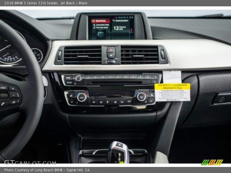 Jet Black / Black 2018 BMW 3 Series 320i Sedan