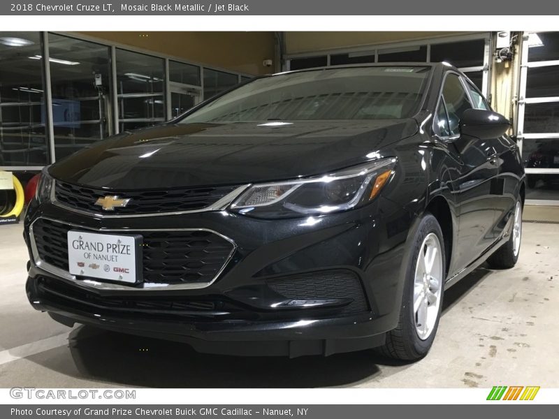 Mosaic Black Metallic / Jet Black 2018 Chevrolet Cruze LT