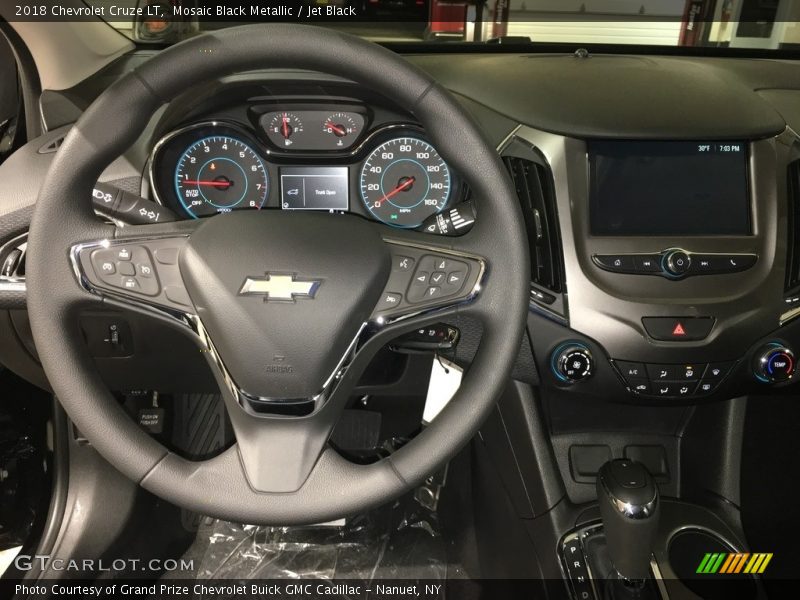 Mosaic Black Metallic / Jet Black 2018 Chevrolet Cruze LT