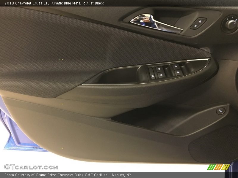 Kinetic Blue Metallic / Jet Black 2018 Chevrolet Cruze LT