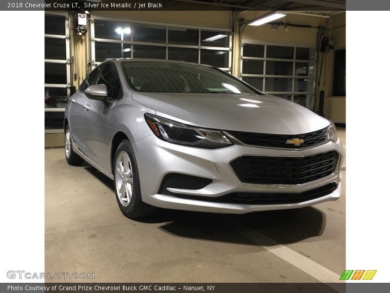 Silver Ice Metallic / Jet Black 2018 Chevrolet Cruze LT