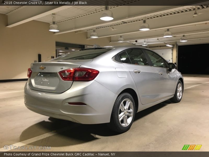Silver Ice Metallic / Jet Black 2018 Chevrolet Cruze LT