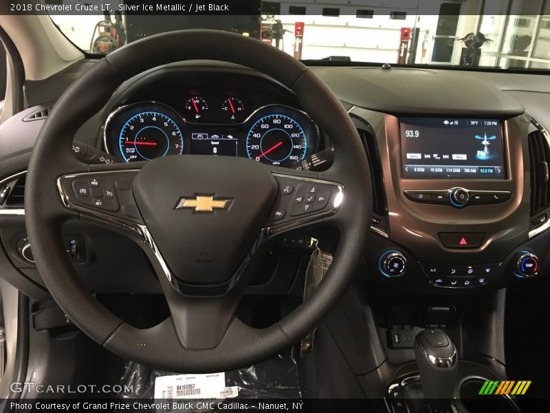 Silver Ice Metallic / Jet Black 2018 Chevrolet Cruze LT