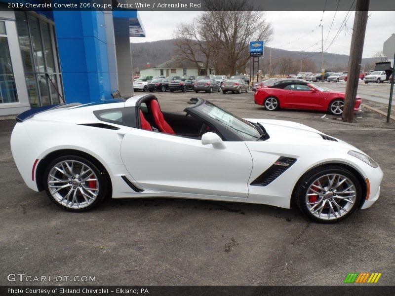 Arctic White / Adrenaline Red 2019 Chevrolet Corvette Z06 Coupe