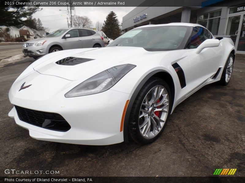 Arctic White / Adrenaline Red 2019 Chevrolet Corvette Z06 Coupe