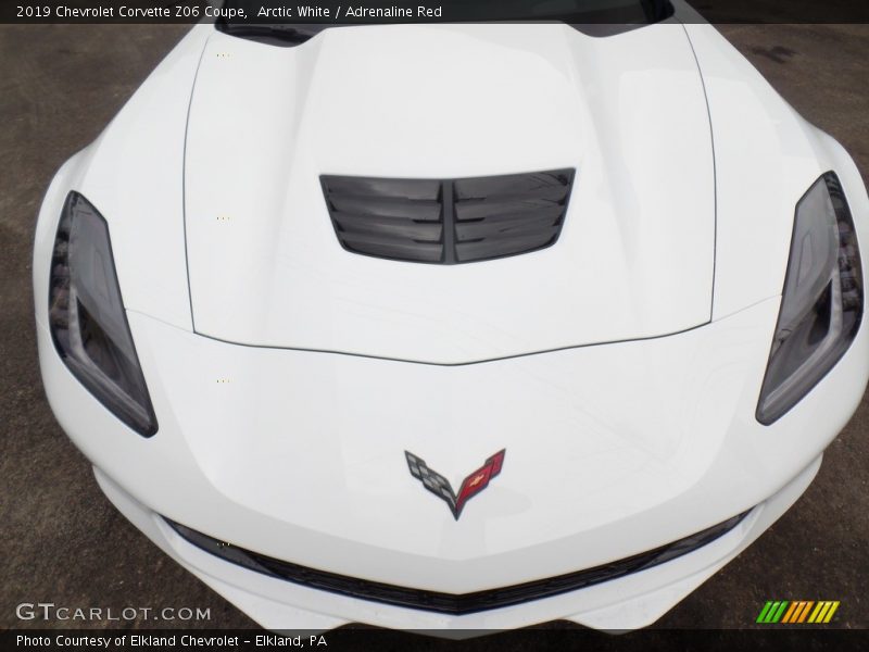 Arctic White / Adrenaline Red 2019 Chevrolet Corvette Z06 Coupe