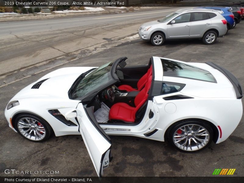 Arctic White / Adrenaline Red 2019 Chevrolet Corvette Z06 Coupe