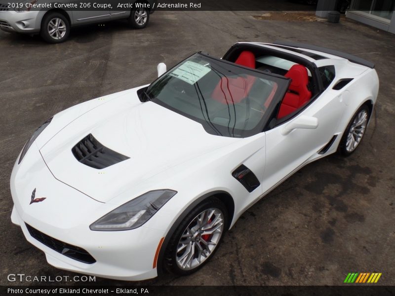 Arctic White / Adrenaline Red 2019 Chevrolet Corvette Z06 Coupe