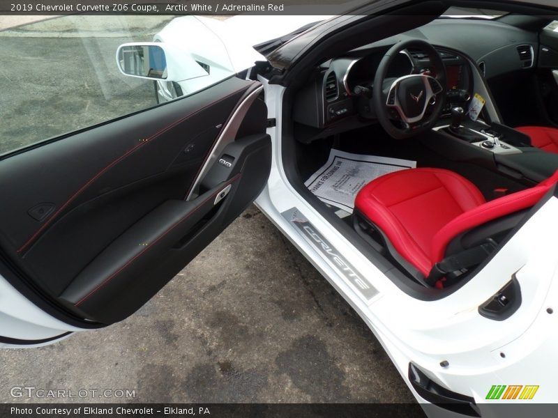 Arctic White / Adrenaline Red 2019 Chevrolet Corvette Z06 Coupe