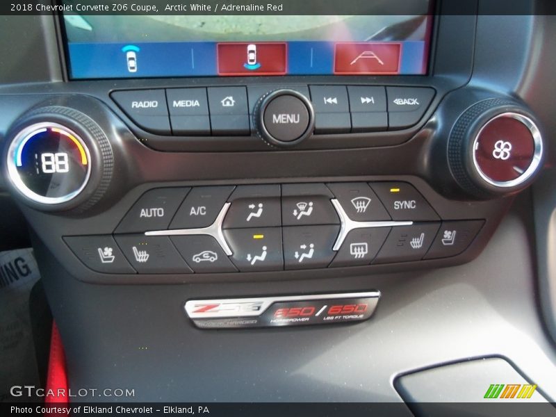 Arctic White / Adrenaline Red 2018 Chevrolet Corvette Z06 Coupe