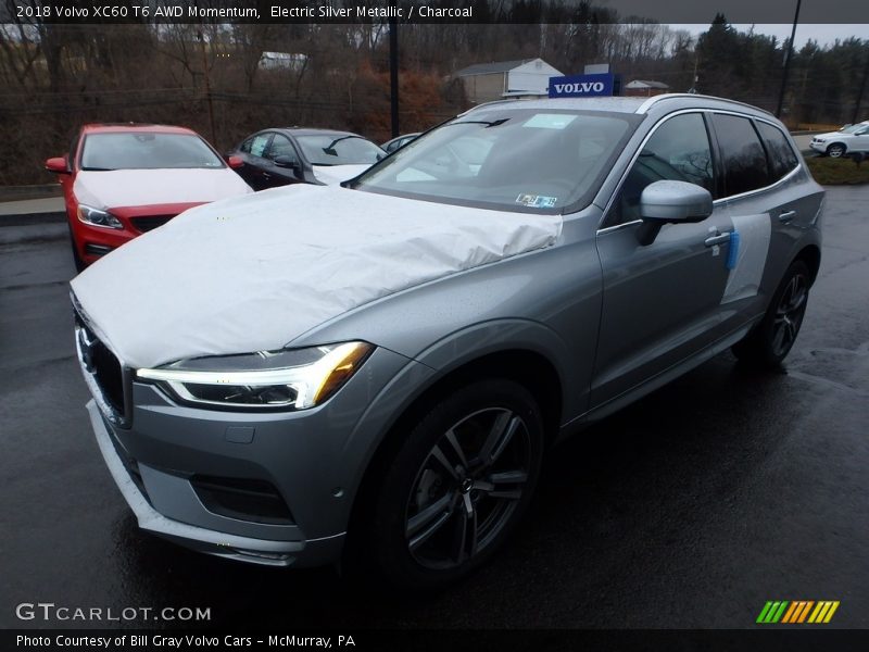 Electric Silver Metallic / Charcoal 2018 Volvo XC60 T6 AWD Momentum