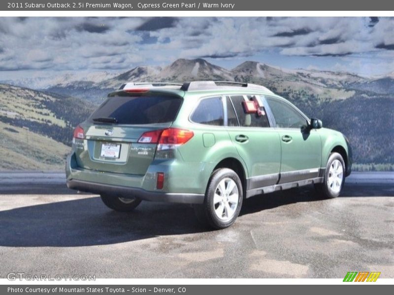Cypress Green Pearl / Warm Ivory 2011 Subaru Outback 2.5i Premium Wagon