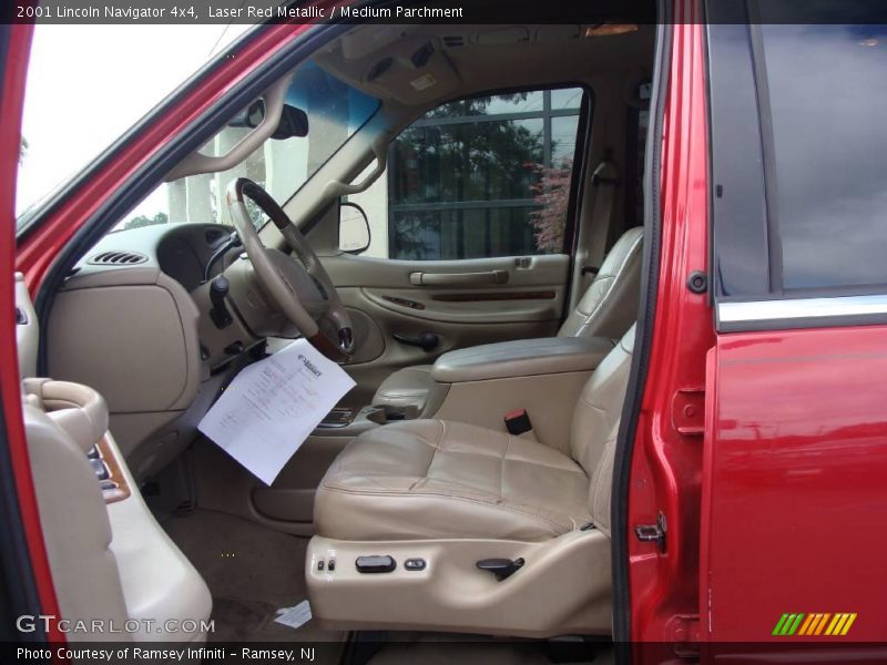Laser Red Metallic / Medium Parchment 2001 Lincoln Navigator 4x4