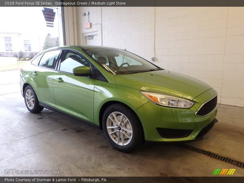 Front 3/4 View of 2018 Focus SE Sedan