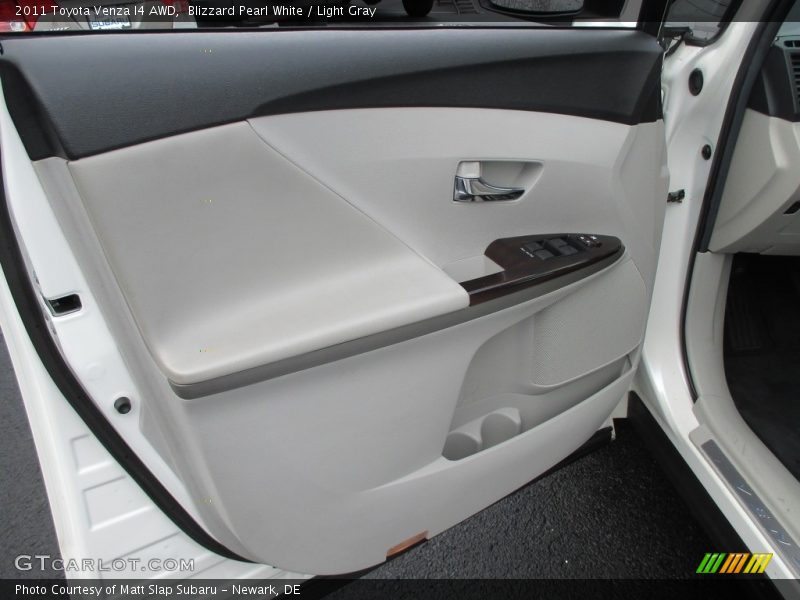 Blizzard Pearl White / Light Gray 2011 Toyota Venza I4 AWD