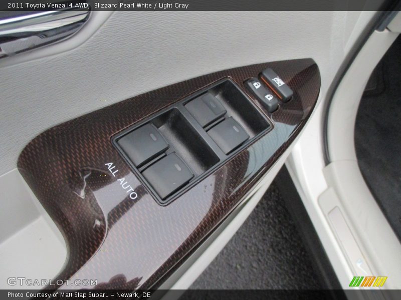 Blizzard Pearl White / Light Gray 2011 Toyota Venza I4 AWD
