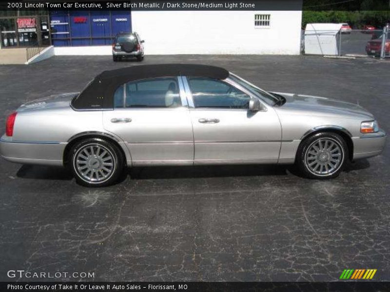 Silver Birch Metallic / Dark Stone/Medium Light Stone 2003 Lincoln Town Car Executive