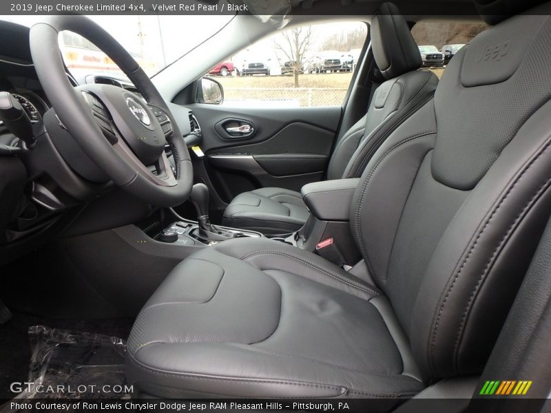 Front Seat of 2019 Cherokee Limited 4x4