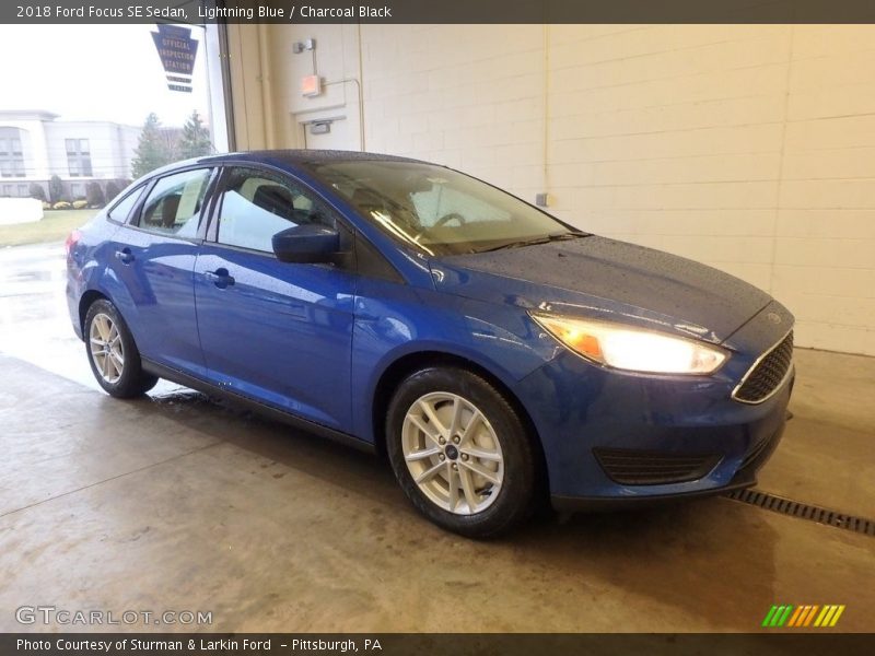 Lightning Blue / Charcoal Black 2018 Ford Focus SE Sedan