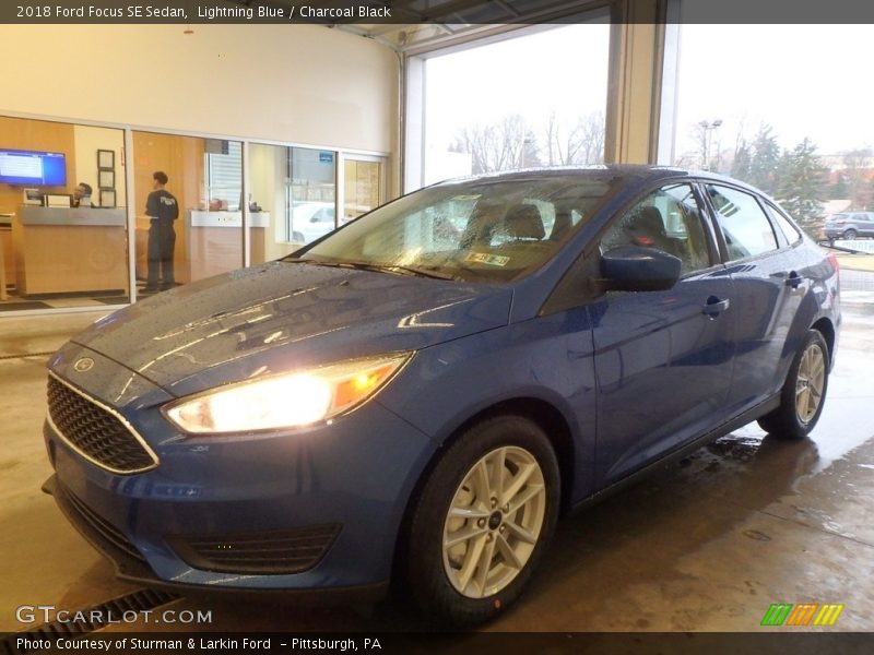 Lightning Blue / Charcoal Black 2018 Ford Focus SE Sedan