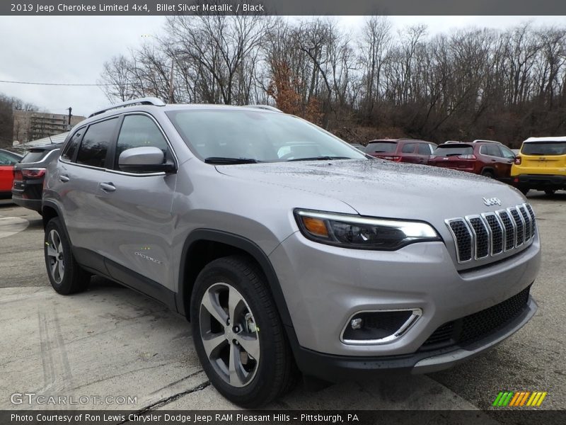 Front 3/4 View of 2019 Cherokee Limited 4x4