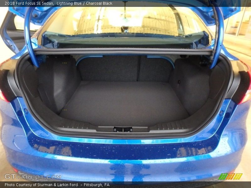 Lightning Blue / Charcoal Black 2018 Ford Focus SE Sedan