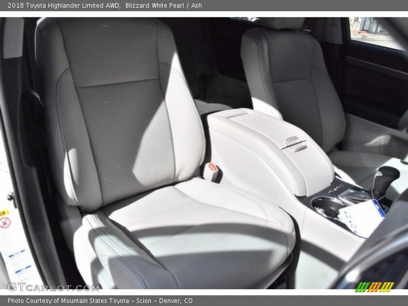 Blizzard White Pearl / Ash 2018 Toyota Highlander Limited AWD