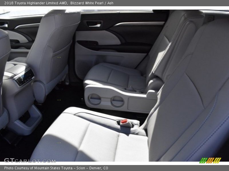 Blizzard White Pearl / Ash 2018 Toyota Highlander Limited AWD