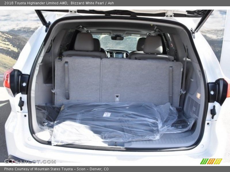 Blizzard White Pearl / Ash 2018 Toyota Highlander Limited AWD