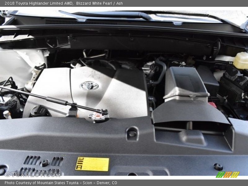 Blizzard White Pearl / Ash 2018 Toyota Highlander Limited AWD