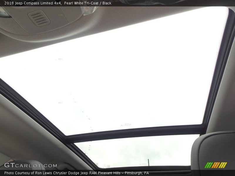 Pearl White Tri–Coat / Black 2018 Jeep Compass Limited 4x4