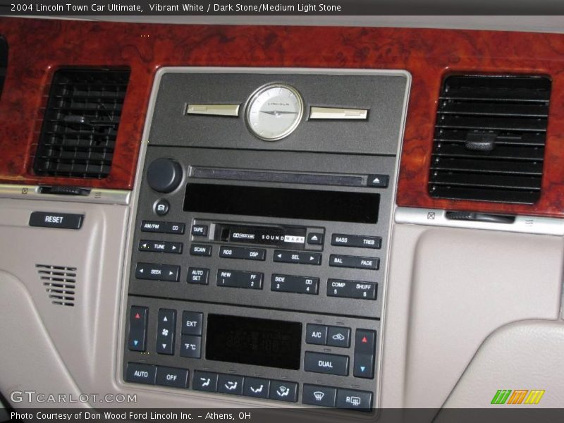 Vibrant White / Dark Stone/Medium Light Stone 2004 Lincoln Town Car Ultimate