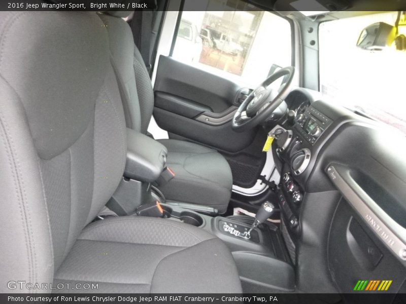 Bright White / Black 2016 Jeep Wrangler Sport