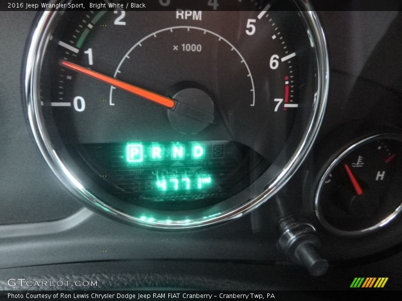 Bright White / Black 2016 Jeep Wrangler Sport