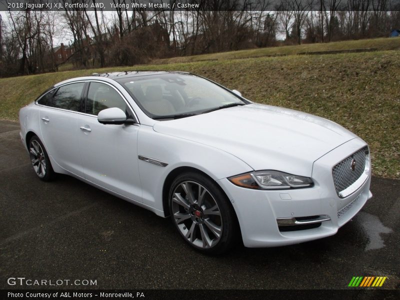 Front 3/4 View of 2018 XJ XJL Portfolio AWD