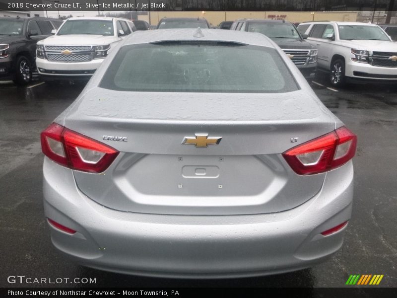 Silver Ice Metallic / Jet Black 2018 Chevrolet Cruze LT