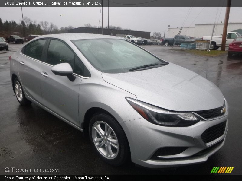 Silver Ice Metallic / Jet Black 2018 Chevrolet Cruze LT
