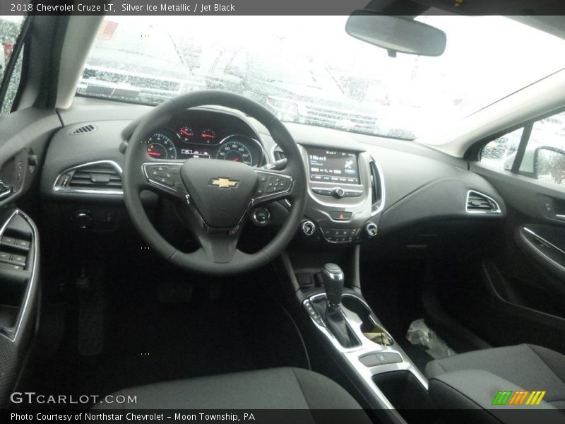 Silver Ice Metallic / Jet Black 2018 Chevrolet Cruze LT