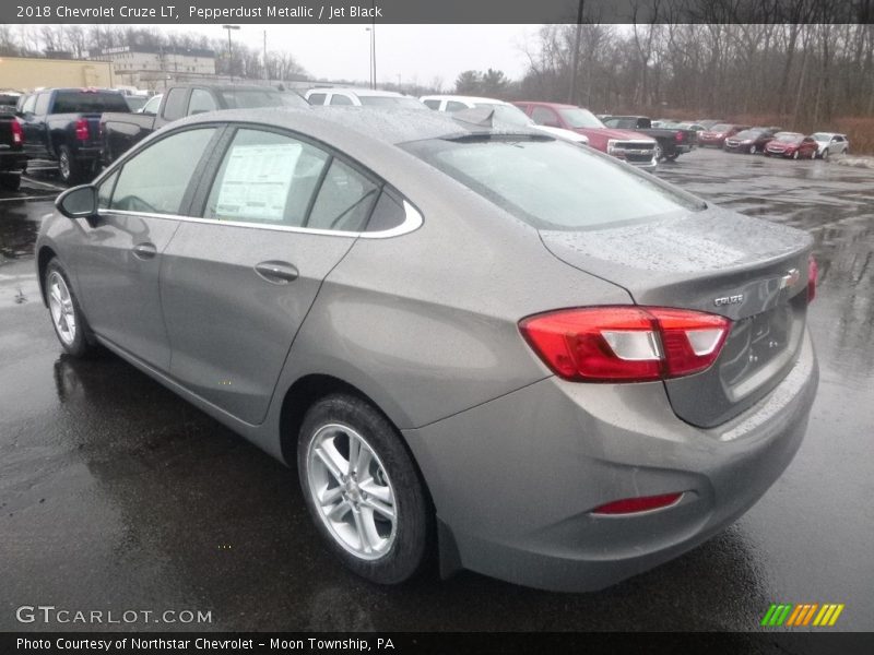 Pepperdust Metallic / Jet Black 2018 Chevrolet Cruze LT