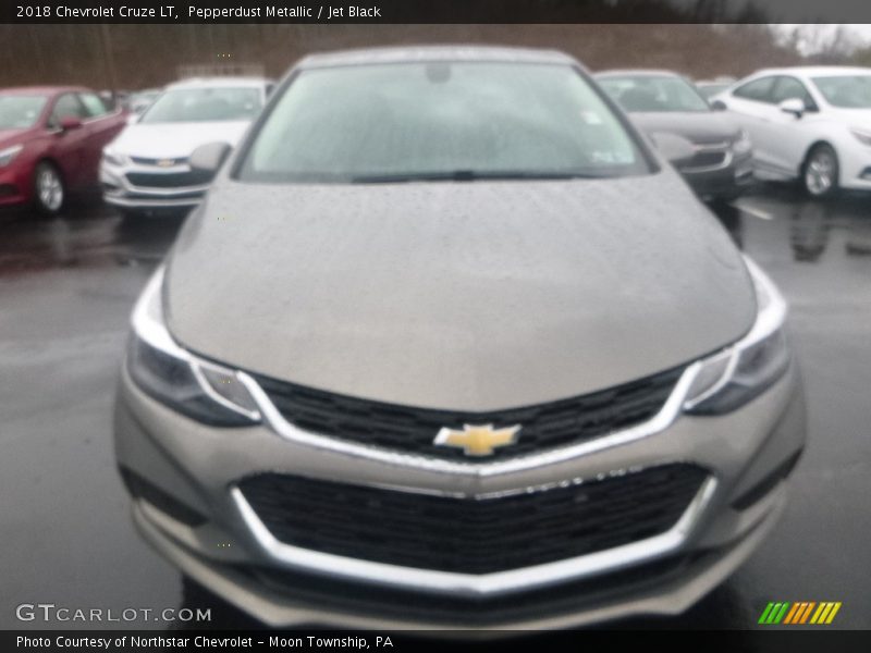 Pepperdust Metallic / Jet Black 2018 Chevrolet Cruze LT