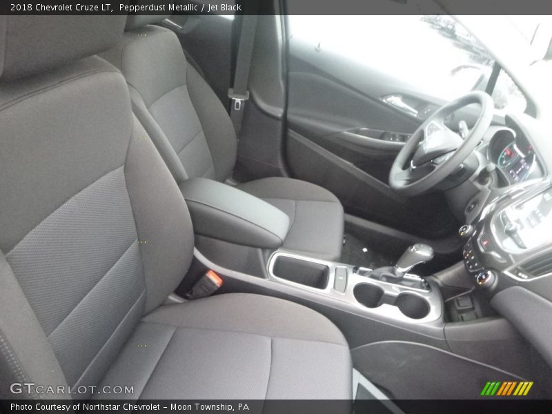 Pepperdust Metallic / Jet Black 2018 Chevrolet Cruze LT
