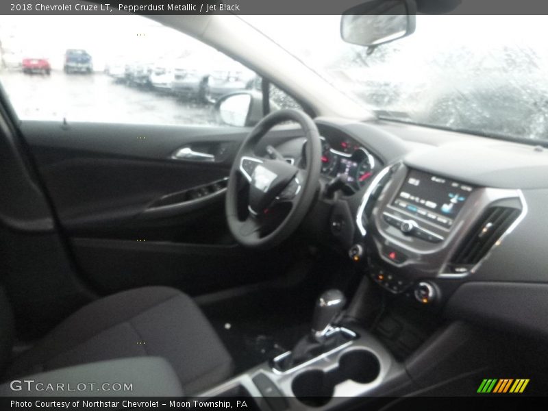 Pepperdust Metallic / Jet Black 2018 Chevrolet Cruze LT
