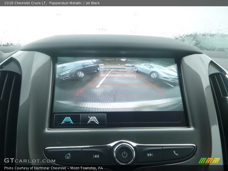 Pepperdust Metallic / Jet Black 2018 Chevrolet Cruze LT