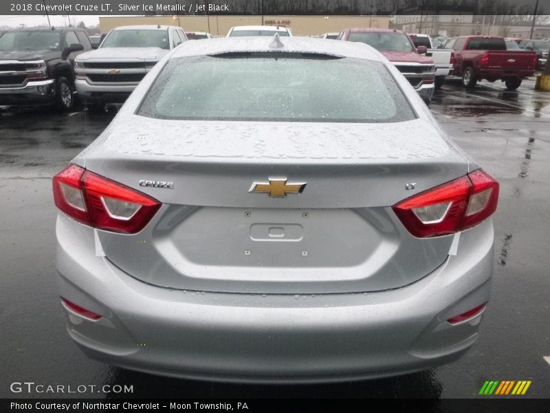 Silver Ice Metallic / Jet Black 2018 Chevrolet Cruze LT
