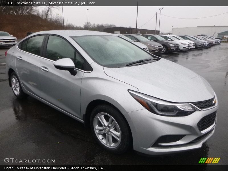 Silver Ice Metallic / Jet Black 2018 Chevrolet Cruze LT
