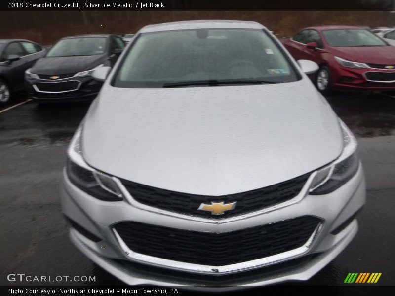 Silver Ice Metallic / Jet Black 2018 Chevrolet Cruze LT