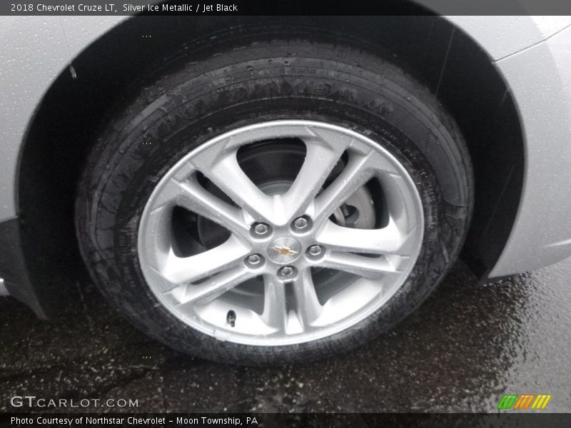 Silver Ice Metallic / Jet Black 2018 Chevrolet Cruze LT