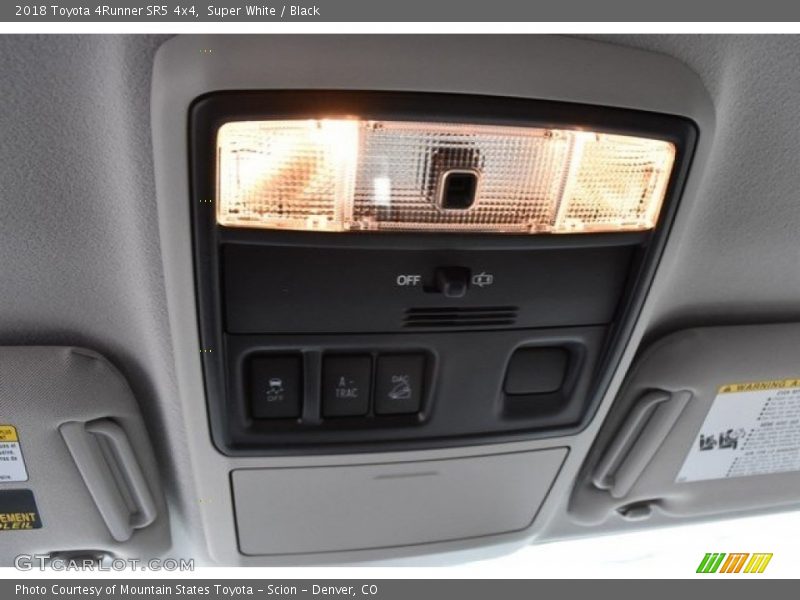 Super White / Black 2018 Toyota 4Runner SR5 4x4