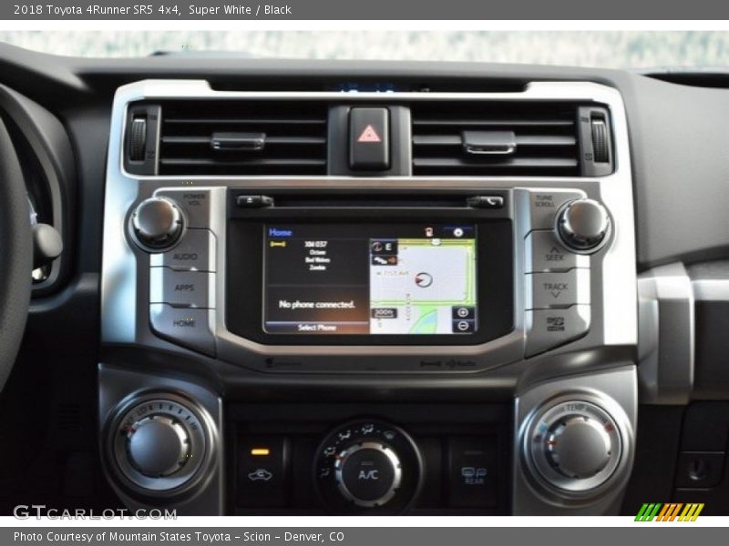 Super White / Black 2018 Toyota 4Runner SR5 4x4
