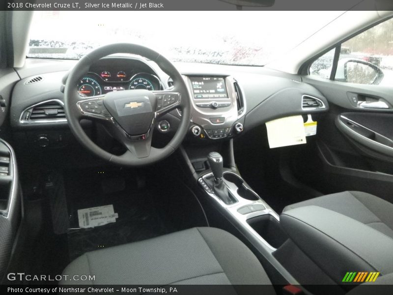Silver Ice Metallic / Jet Black 2018 Chevrolet Cruze LT